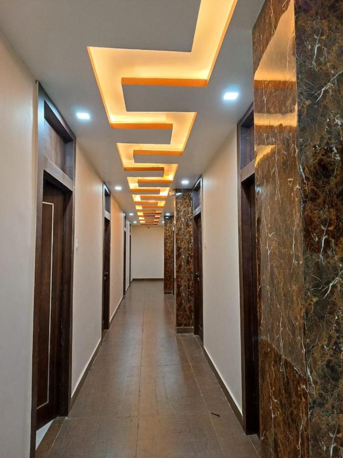 Hotel Cross Road By Wb Inn Unnao Exterior foto