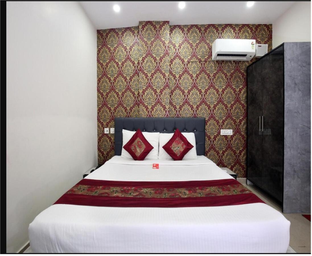Hotel Cross Road By Wb Inn Unnao Exterior foto