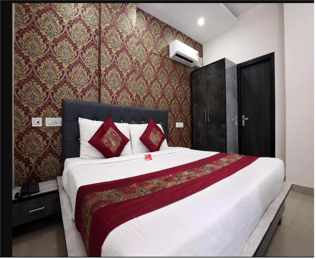 Hotel Cross Road By Wb Inn Unnao Exterior foto